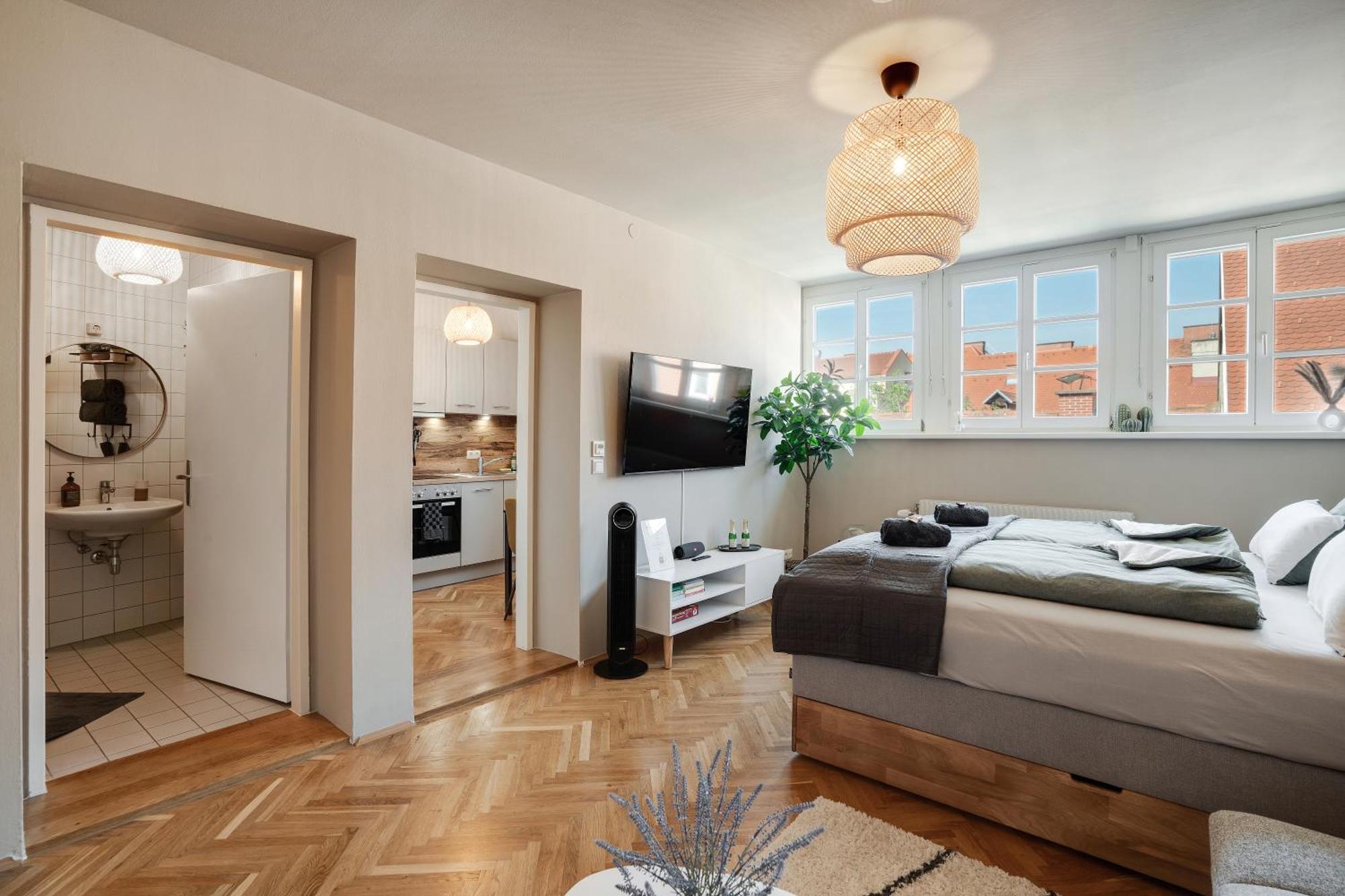 Boho Design Studio By Hero Homes - Top Lage Im Historischen Zentrum - Self-Check-In & Aircon Graz Exterior foto